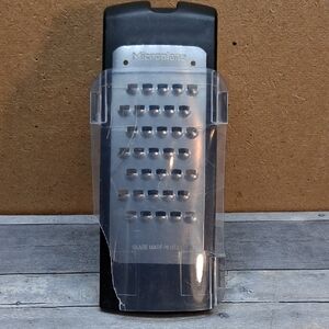 Pampered Chef Microplane Adjustable Grater with Protective Cover